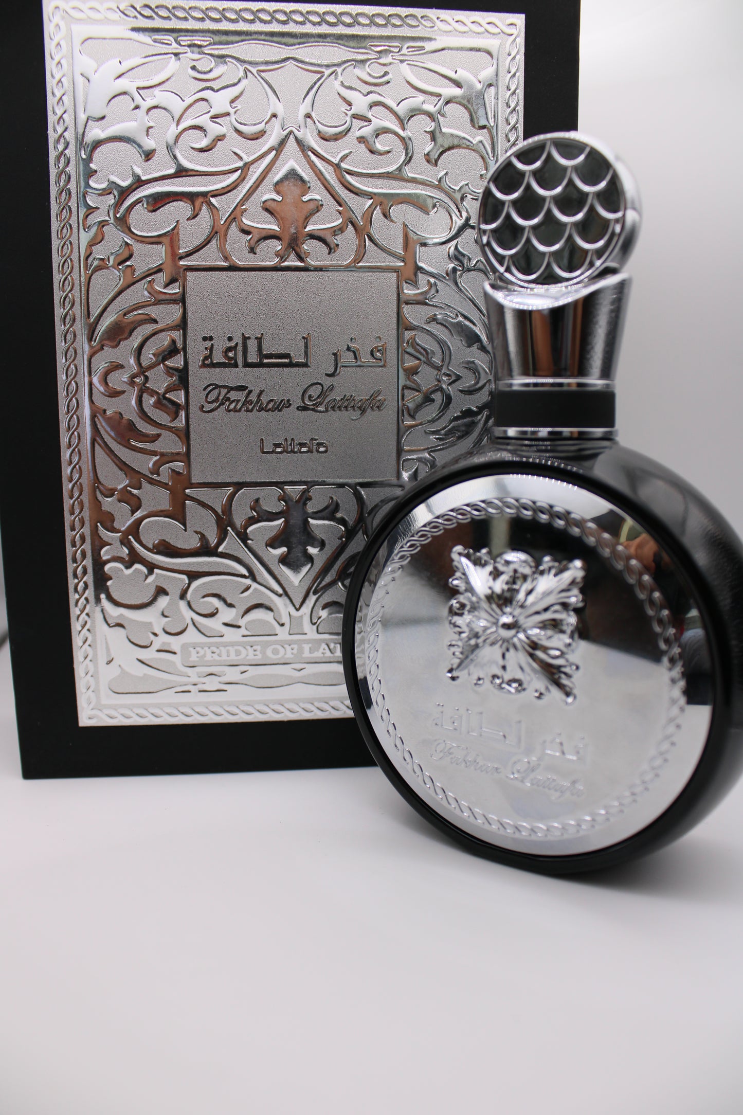 Fakhar Black de Lattafa para hombre 3.4 fl oz, 100ml